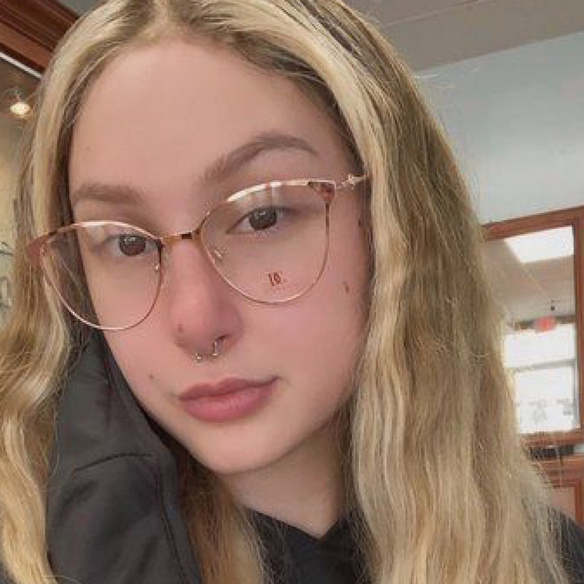 oliviamax8389608's Photo