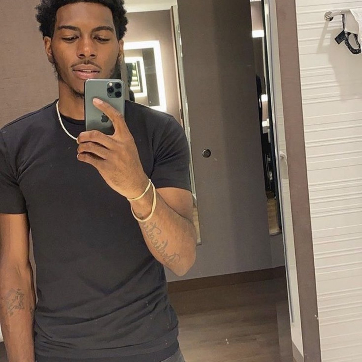 Trenirdw329687's Photo