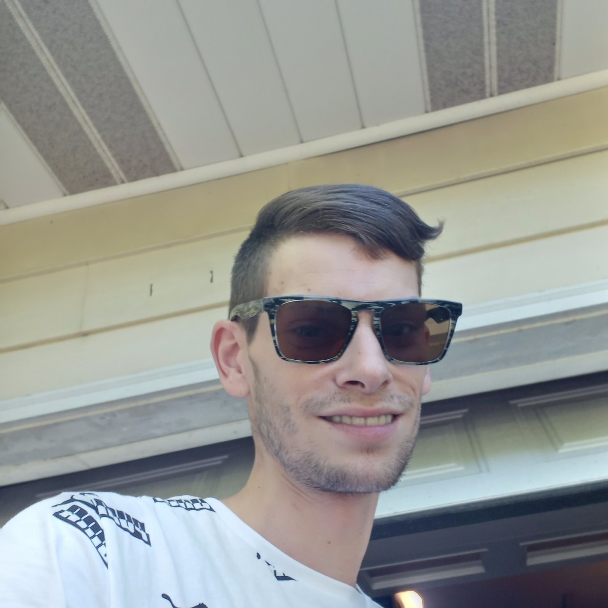 Aedington498562's Photo